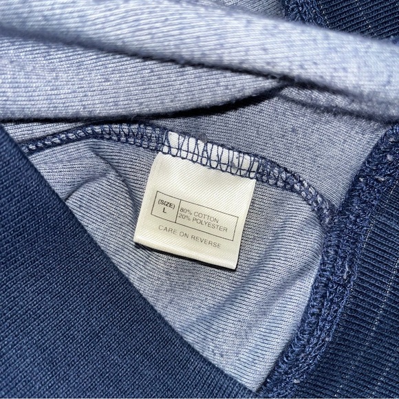 VINTAGE EMBROIDERED DISNEYLAND HONG KONG FLEECE JACKET - Picture 12 of 12